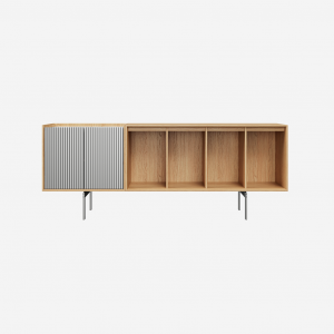 Helles Design-Sideboard aus Holz mit Schiebetür für Büro und Objektbereich, moderne Stauraumlösung für Arbeitsräume in Trier, Konz und Luxemburg