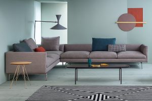 Zanotta 1333 Flamingo Designer-Ecksofa in grauem Stoff mit filigranen Metallfüßen – modernes Premium-Sofa für stilvolle Wohnräume und Interior-Konzepte in Trier, Konz und Luxemburg